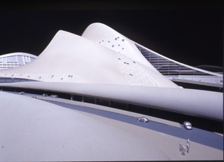 Illustration for article titled Zaha Hadid's Dubai Opera House Design Makes Me See Cylon Raiders